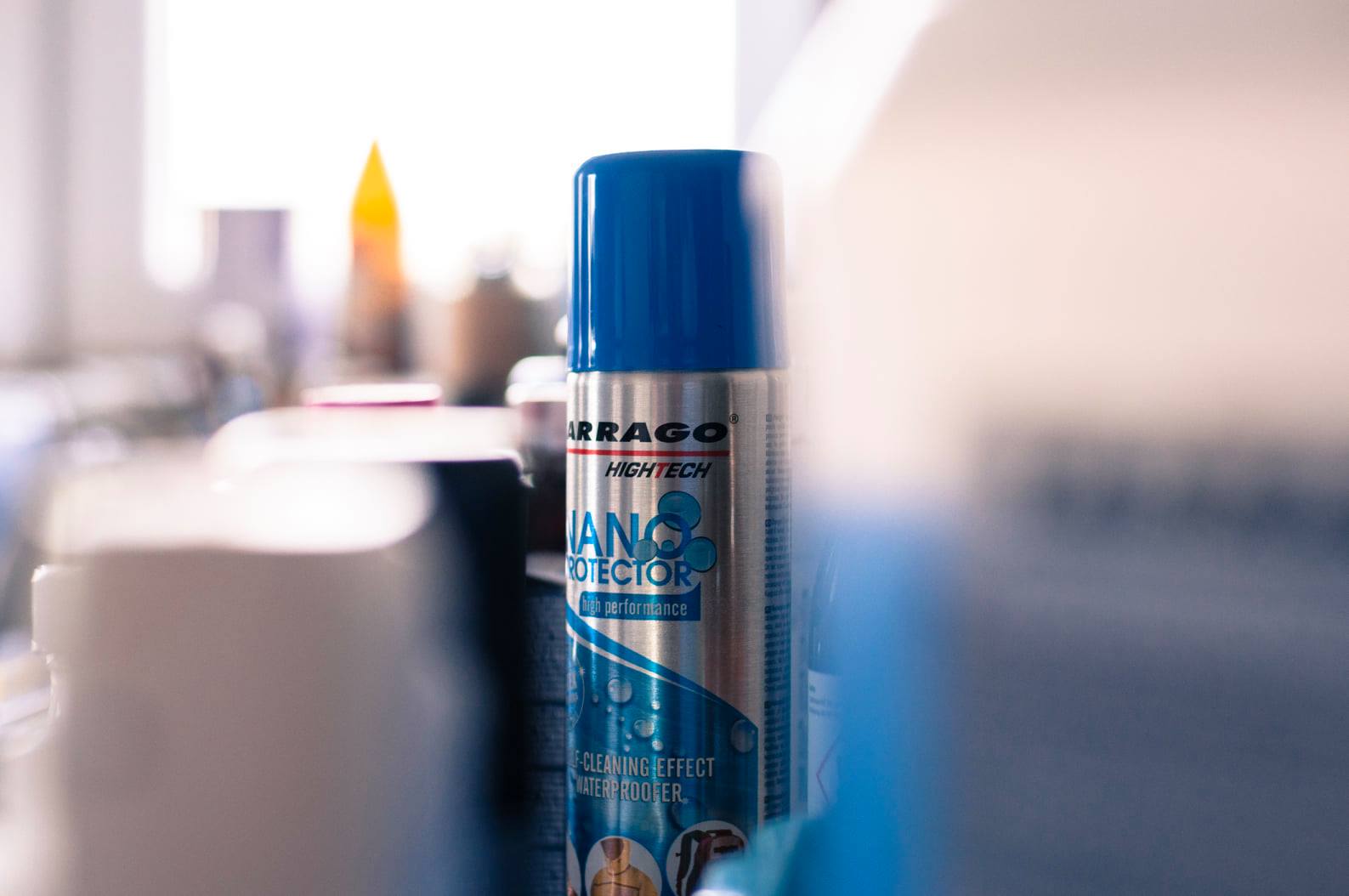 Spray do butów. Impregnat do obuwia. Ochrona skóry, skór, zamszu, nubuku, tkanin, tekstyliów. Nano impregnacja. Wodoodporny aerozol.