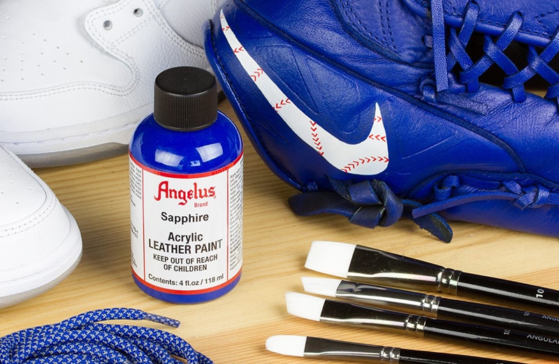 Niebieskia farba do personalizacji kicksów, jeansu, tekstyliów Angelus Acrylic Leather Paint Standard 4oz