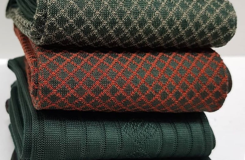 Luksusowe męskie eleganckie skarpety garniturowe na prezent. Egyptian Cotton - zielono, pomarańczowe. Do jeansów i garnituru.