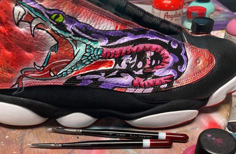 pedzelki syntetyczne angelus i buty pomalowane farbami do customizacji skor angelus acrylic paint