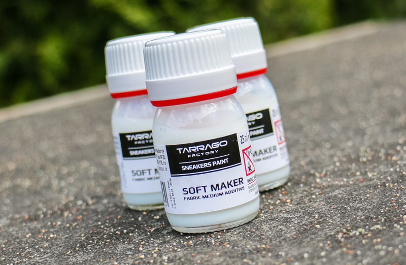 Dodatek do farb akrylowych - malowanie jeansowej katany, spodni, trampek, tekstyliów, koszulki, czapki. Customizacja.