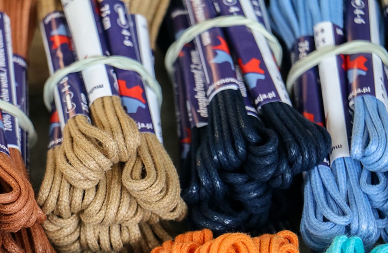 Woskowane granatowe sznurowadla okragle 2mm woskowane wytrzymale do butow