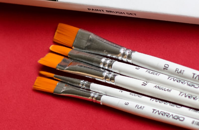 zestaw startowy doskonałych syntetycznych pędzli i pędzelków do malowania butów, jeansowych i skórzanych kurtek, bawełnianych bluz