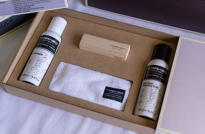 szmatka z mikrofibry, sczotka do czyszczenia obuwia, akcesoriow, toreb i torebek TARRAGO PLANET Friendly Kit 