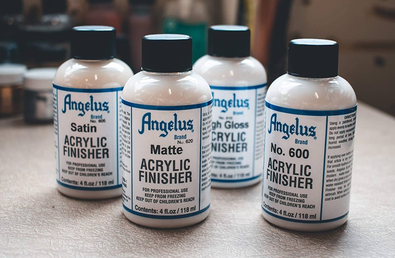 Lakiery do sneakersów farb akrylowych angelus finisher