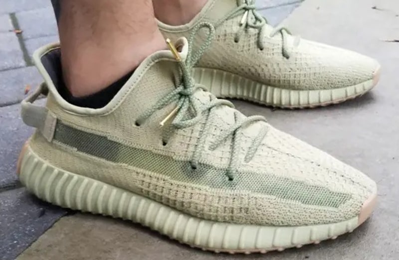 Oliwkowe okrągłe odblaskowe sznurowadła, sznurówki, sznury do sneakersów, kicksów, Adidas NMD R1, Ultra Boost, Yeezy 350. Customizacja butów Lace Lab.