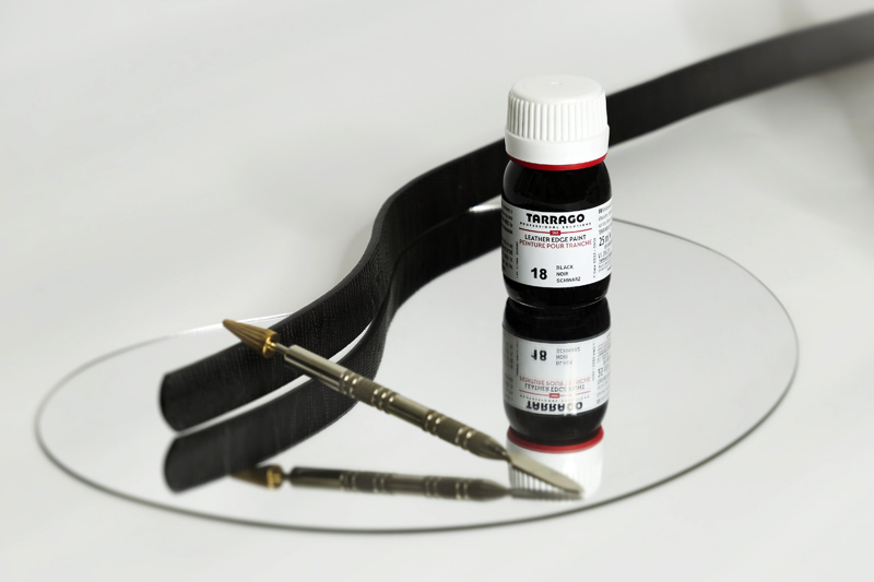 Długopis do wykończenia skórzanych krawędzi farbami, barwnikami i szpachlami.