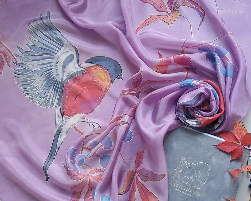 Barwnik do customizacji jedwabiu, wełny i innych tkanin z włókien białkowych.