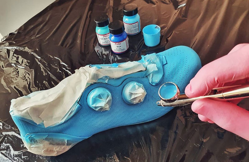 Pomaranczowoczerwone farby do personalizacji kicksów, jeansu, tekstyliów Angelus Acrylic Leather Paint Standard 1oz