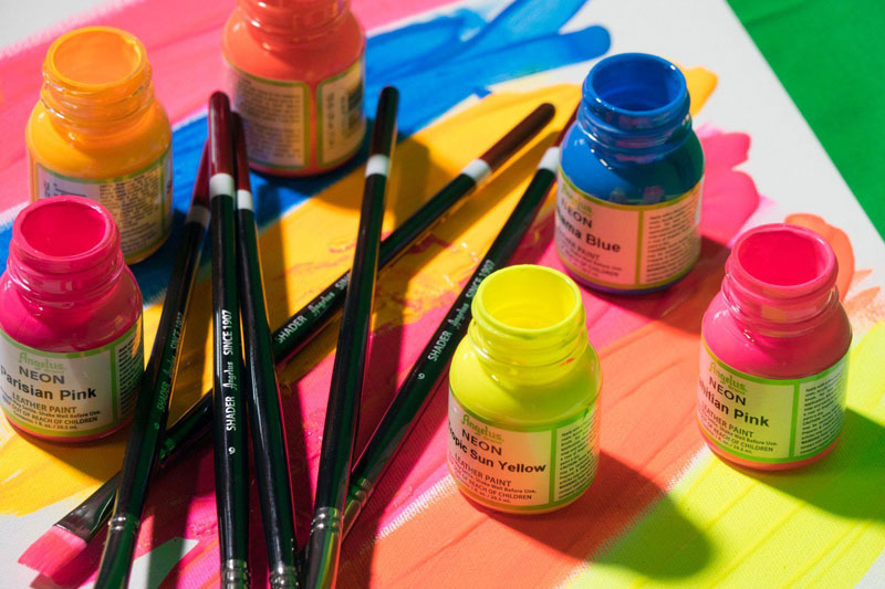 Jasnozielone neonowe farby do personalizacji kicksów, jeansu, tekstyliów Angelus Acrylic Leather Paint Neon 1oz