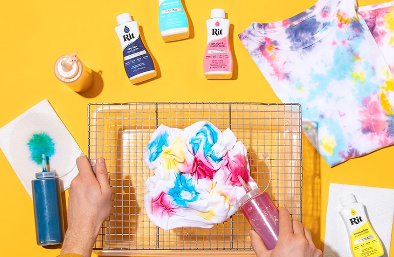 Petal Pink Rit Dye Liquid - barwnik do ubrań, odzieży, tkanin, jeansu w morskim, cyraneczkowym kolorze.