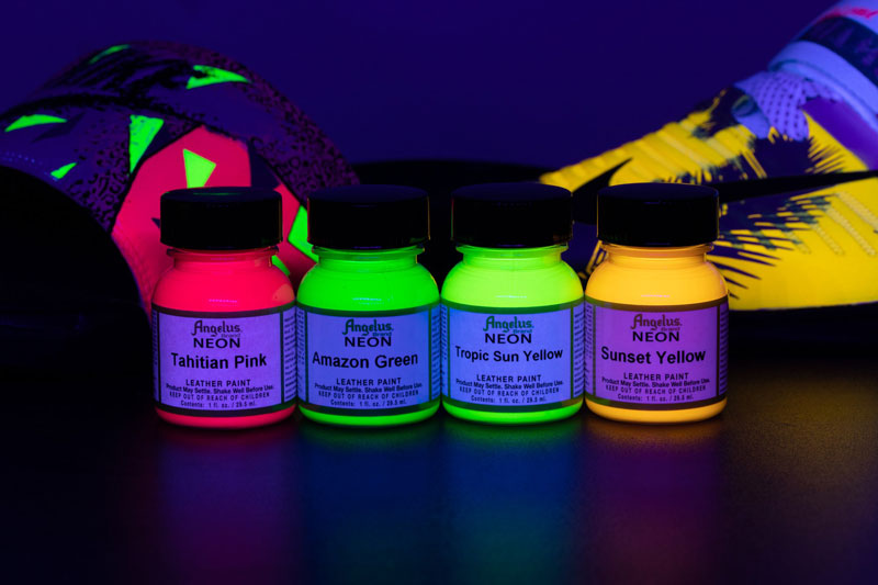 Czerwone neonowe farby do personalizacji kicksów, jeansu, tekstyliów Angelus Acrylic Leather Paint Neon 1oz
