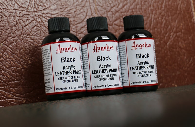 Czarne matowe farby do personalizacji kicksów, jeansu, tekstyliów Angelus Acrylic Leather Paint 1pint