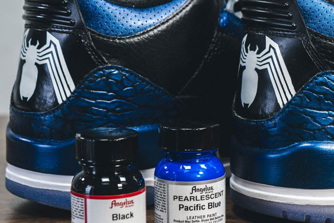 czerwona perłowa farba do customizacji sneakersów, jeansu, tkanin Angelus Acrylic Leather Paint Pearlescent 1oz