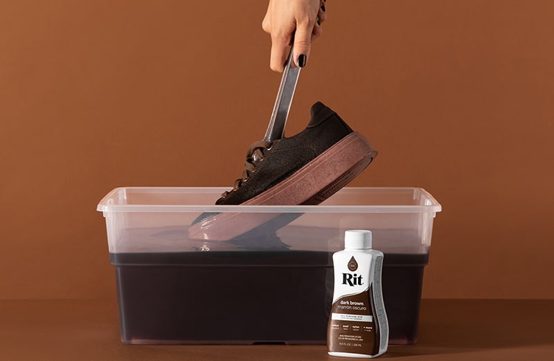 Ciemnobrązowy barwnik rit dye dark brown do farbowania ubrań, tkanin, jeansu