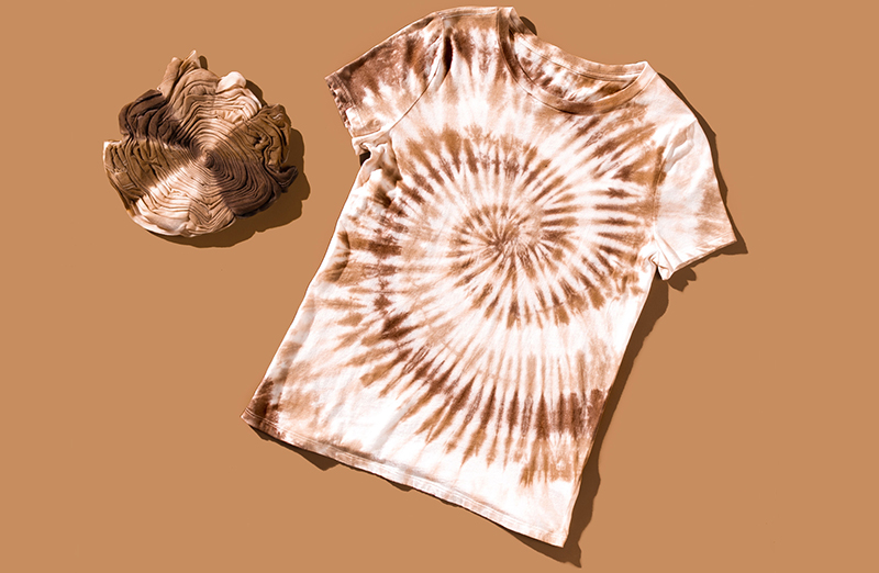 Brązowokakaowy pigment do personalizacji butów, jeansowych katan, plecaków, czapek, t-shirtów i innych akcesoriów. 