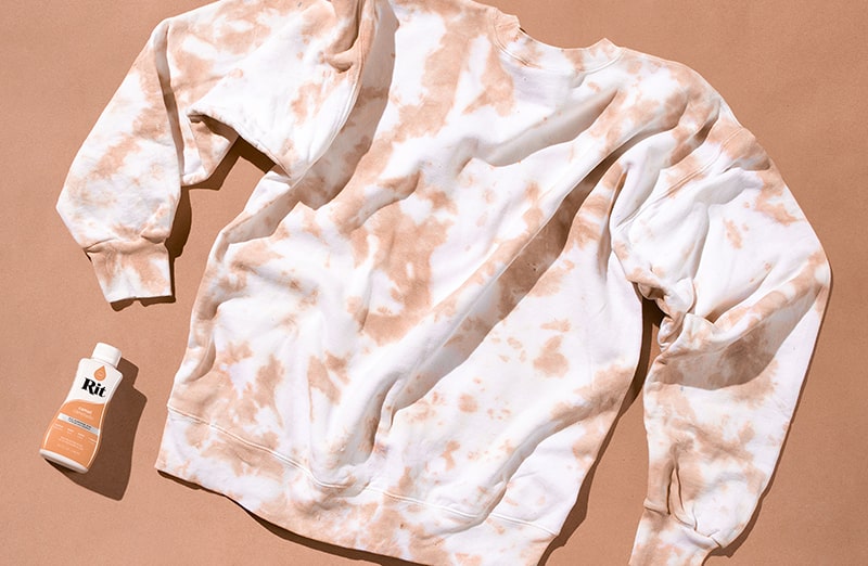Kamelowy pigment do personalizacji butów, jeansowych katan, plecaków, czapek, t-shirtów i innych akcesoriów. 