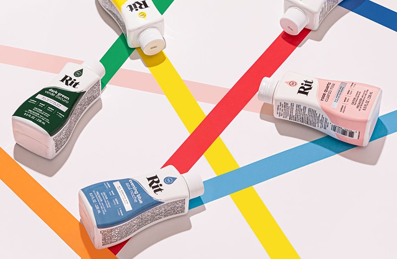 Rose quartz Rit Dye Liquid - barwnik do ubrań, odzieży, tkanin, jeansu w różowym kolorze.