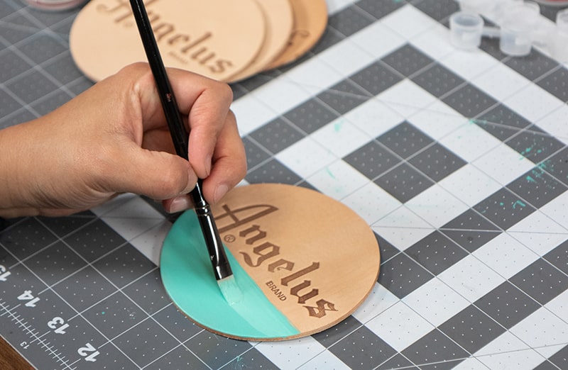 zestaw pedzli do farb angelus i akrylowe farby do customizacji sneakersow angelus