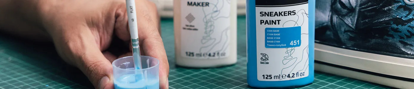 TARRAGO SNEAKERS Paint Mixing