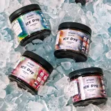 Procion ICE Dye możesz farbować tkaniny z naturalnych włókien celulozowych, np. bawełna, len, płótno, juta, ramia, sizal, konopie, papier, rayon. Produkt możesz wykorzystać również przy barwieniu niektórych włókien proteinowych, np. przędza, runo i tkaniny wełniane