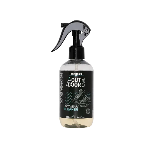 Footwear Cleaner to naturalny spray do czyszczenia obuwia sportowego i technicznego. Usuwa zabrudzenia, odświeża i przedłuża trwałość butów. Odpowiedni do każdego materiału, bez PFAS i VOC.