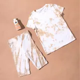 Barwnik do regeneracji i odnawiania wyblakłych ubrań, a także do całkowitej zmiany koloru odzieży, butów lub akcesoriów, czy elementów wystroju wnętrz