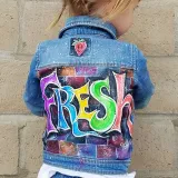 Fluorescencyjne farby akrylowe do malowania ubrań i dodatków dla miłośników rękodzieła, customizerów i osób zajmujących się personalizacją butów oraz odzieży. 