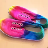 Farby do tkanin do personalizacji butów, jeansowych katan, plecaków, trampek i tenisówek. Tie dye kit.