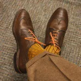 Eleganckie skarpety, garniturowe skarpety męskie Viccel Shadow musztardowo brązowe. 