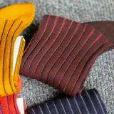 Eleganckie luksusowe podkolanówki i skarpetki męskie - pomysł na prezent. brązowo tabakowe