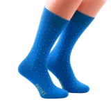 Casualowe męskie skarpety niebieskie w żółte kropki Skarpety do trampek i butów eleganckich.