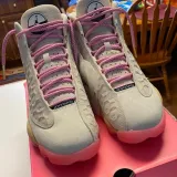 Różowo białe okrągłe sznurowadła stworzone  do popularnych modeli Adidas Yeezy 350 Boost czy Adidas NMD