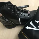 Czarne skórzane sznurowadła premium z metalowymi agletami Lace Lab. Sznurówki do customizacji sneakersów - nike, adidas.