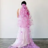 Barwnik do regeneracji i odnawiania wyblakłych ubrań, a także do całkowitej zmiany koloru odzieży, butów lub akcesoriów, czy elementów wystroju wnętrz