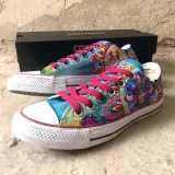 Farby do customizacji tkanin i jeansu. Farba na bazie wody do personalizacji tenisówek.