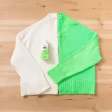 Neonowo zielony pigment do personalizacji butów, jeansowych katan, plecaków, czapek, t-shirtów i innych akcesoriów. 