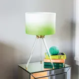 Barwnik do regeneracji i odnawiania wyblakłych ubrań, a także do całkowitej zmiany koloru odzieży, butów lub akcesoriów, czy elementów wystroju wnętrz