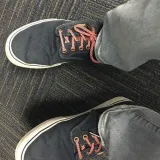 Odblaskowe czerwone okrągłe sznurowadła,  stworzone  do popularnych modeli Yeezy boots
czy innych modeli Adidasa.