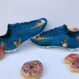 Odblaskowe okrągłe niebieskie sznurowadła,  stworzone  do popularnych modeli Yeezy boots
czy innych modeli Adidasa.