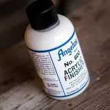 Bezbarwny lakier wykończeniowy do skór