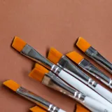 Syntetyczne pędzelki do malowania grubych, cienkich i zakrzywionych linii lub pociągnięć na krawędziach lub pod kątem