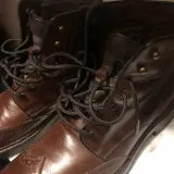 Czarno brązowe okrągłe dwukolorowe
sznurowadła , do klasyczych Bootsów, trzewików.
