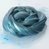 Metaliczny pigment do personalizacji butów, jeansowych katan, skórzanych kurtek, plecaków, czapek, t-shirtów i innych akcesoriów. 