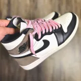 płaskie różowe sznurowadła Lace Lab. Sznurówki do customizacji sneakersów Jordan, Nike, Air Jordan 1, Retro High, Obsidain