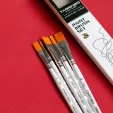 Wszechstronny zestaw startowy doskonałych syntetycznych pędzli i pędzelków do malowania bawełnianych bluz, koszulek, toreb i torebek, plecaków, czapek oraz innych akcesoriów.