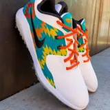 Okrągłe czerwono pomarańczowe sznurowadła stworzone  do popularnych modeli Adidas Yeezy 350 Boost czy Adidas NMD