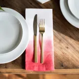 Koralowy pigment do personalizacji butów, jeansowych katan, plecaków, czapek, t-shirtów i innych akcesoriów. 