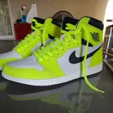 zielone neonowe sznurowadła płaskie Lace Lab. Sznurówki do customizacji sneakersów Jordan, Nike, Air Jordan 1, Retro High, Obsidain, limonkowe neonowe rażące sznurowadła do jordanów