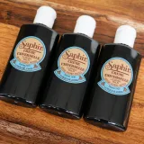  Uniwersalny balsam do skór na bazie wosku pszczelego (28,9%), oleju jojoba i lanoliny.